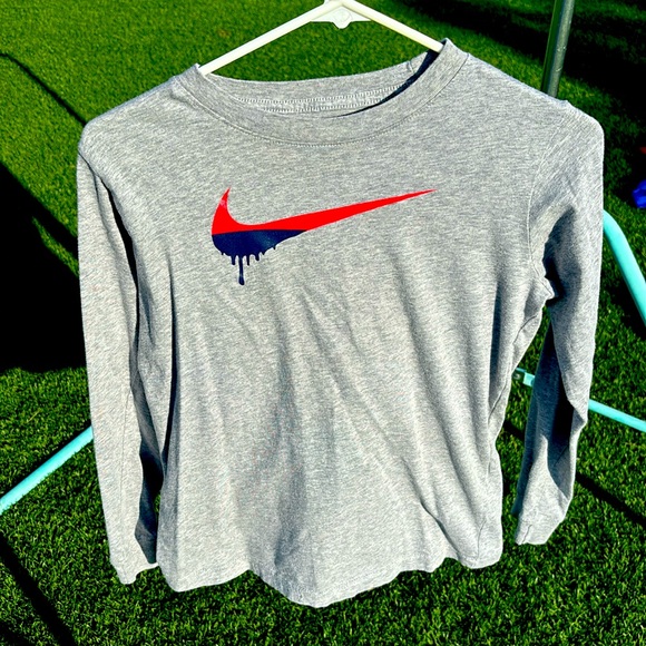 The Nike tea boys, large, long sleeve - Picture 1 of 2